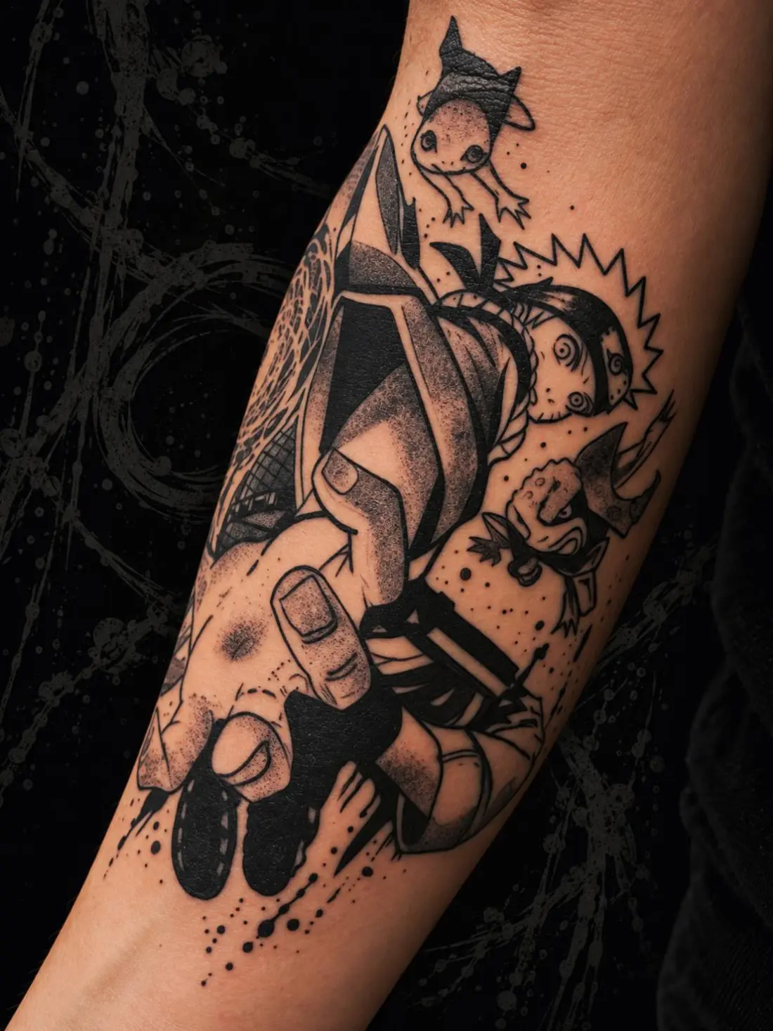 Tatuagem blackwork autoral feita no Studio Nero, Campinas